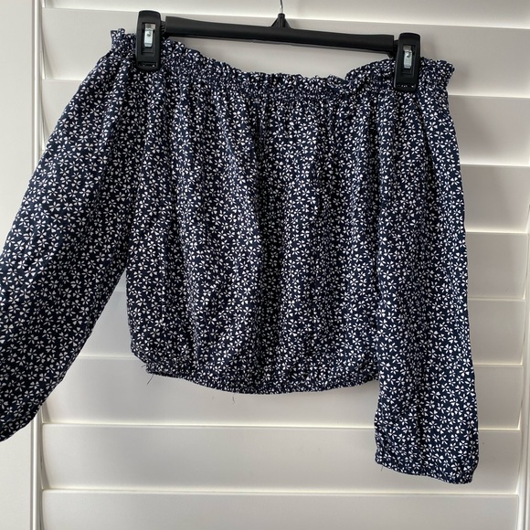 PacSun Tops - Floral long sleeve elastic crop top